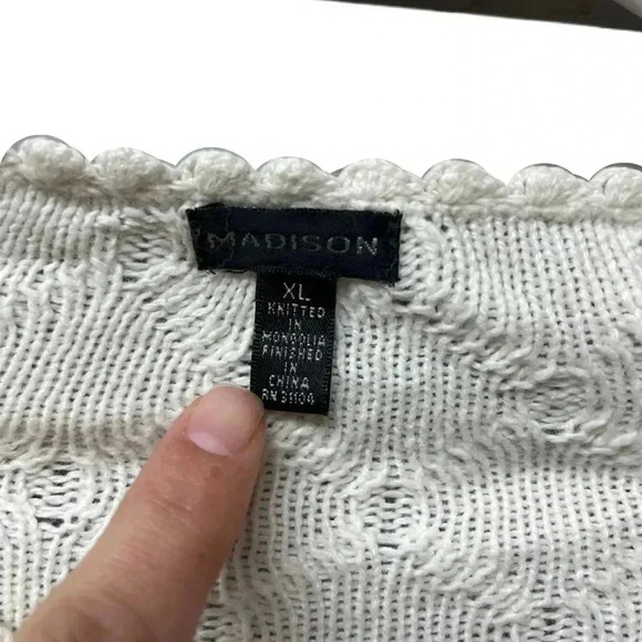 🌟 Madison Sweater size XL 🌟 - Picture 4 of 9